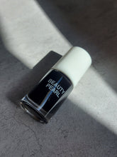 Load image into Gallery viewer, Beauty pesrl 06
