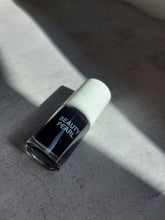 Load image into Gallery viewer, Beauty pesrl 06
