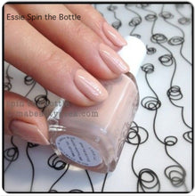 Load image into Gallery viewer, Spin the bottle
